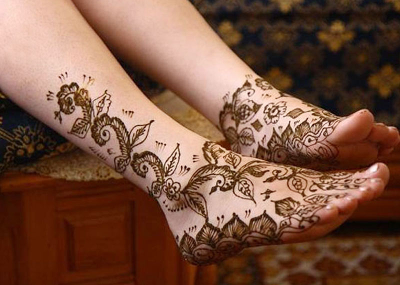 Mehndi pattern for your leg