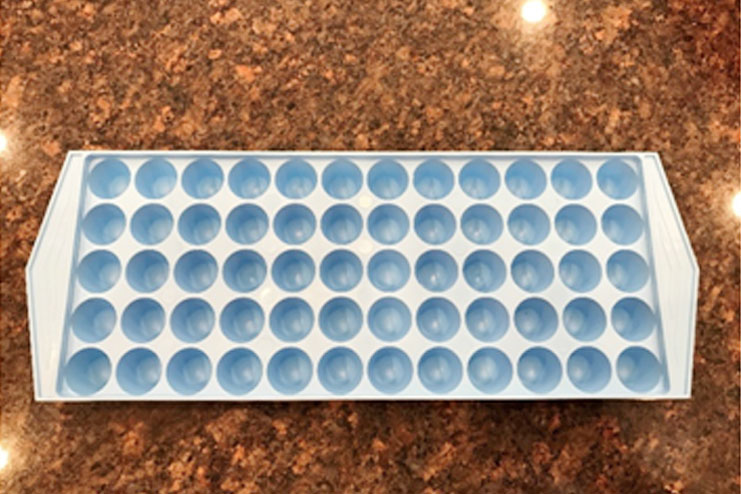 Small cubes ice-tray