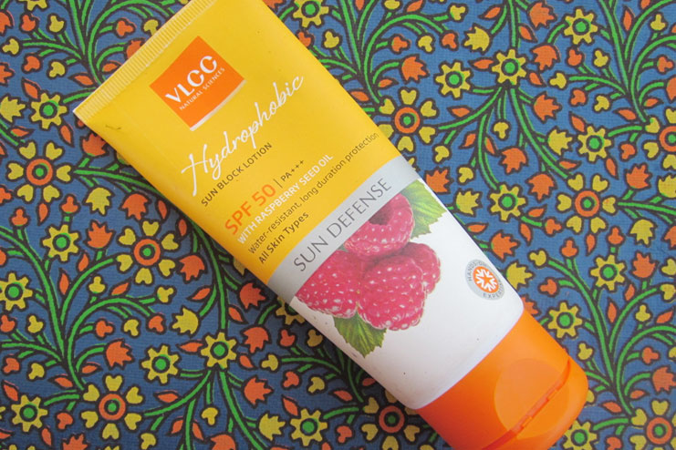 VLCC Hydrophobic Sunblock Lotion