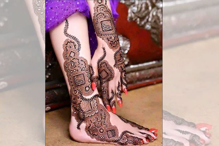 Marvelous Feet Kashmiri Mehndi Design