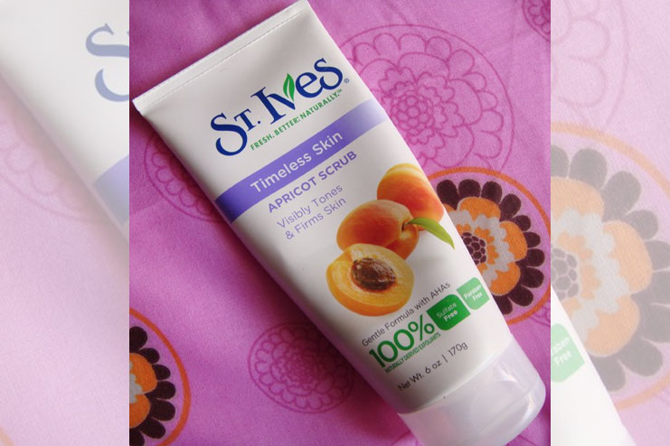 St. Ives Timeless Skin Apricot Scrub