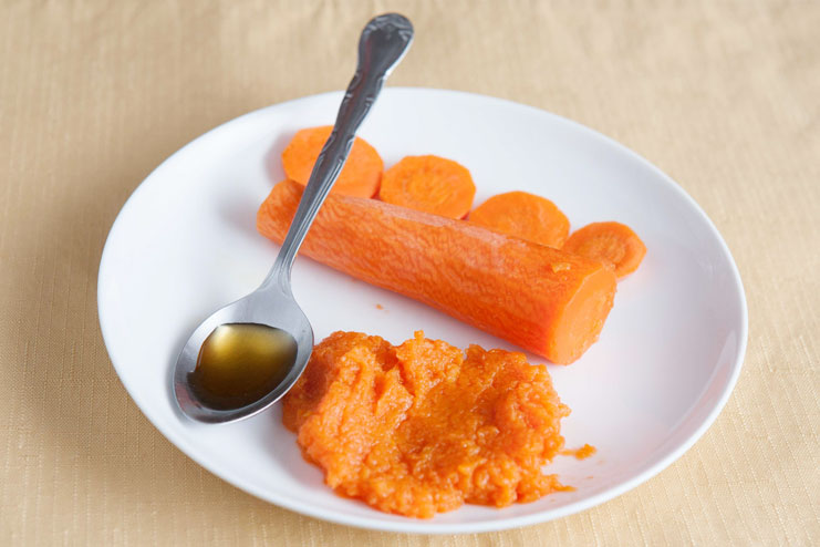 Multani mitti and Carrot pulp