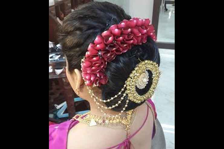 Excellent And Exquisite Ideas For Maharashtrian Bridal Hairstyles