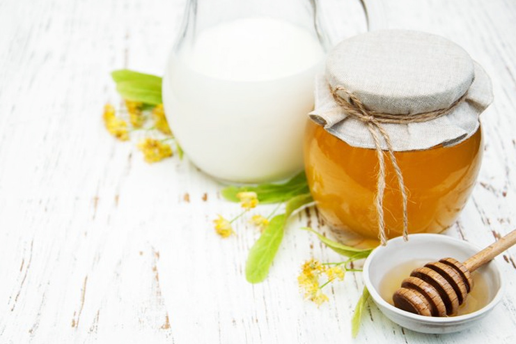 Honey Mask For Glowing Skin
