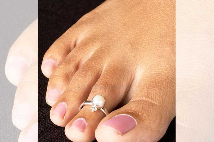 Pearl-toe-ring