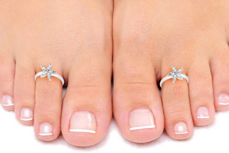 Stoned-toe-rings