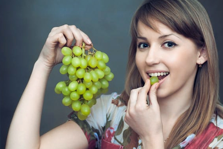 Eat Grapes