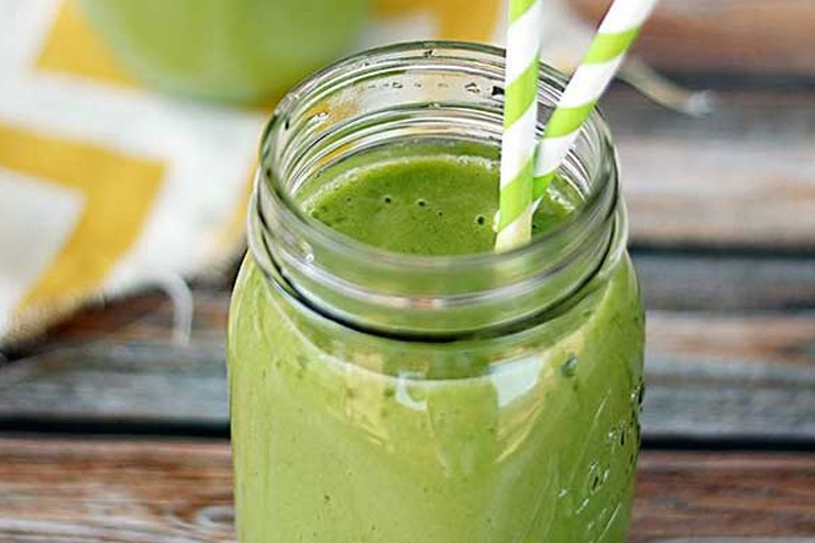 Green Smoothie with cucumber