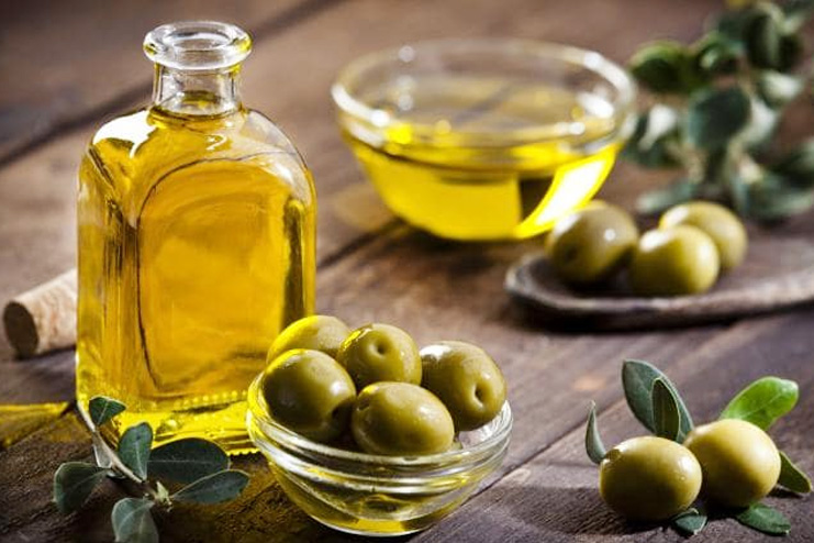Olive oil for winter rash