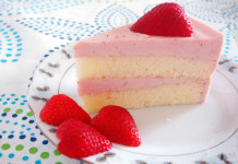 Strawberry mousse cake