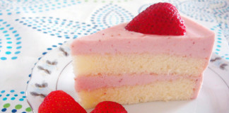 Strawberry mousse cake