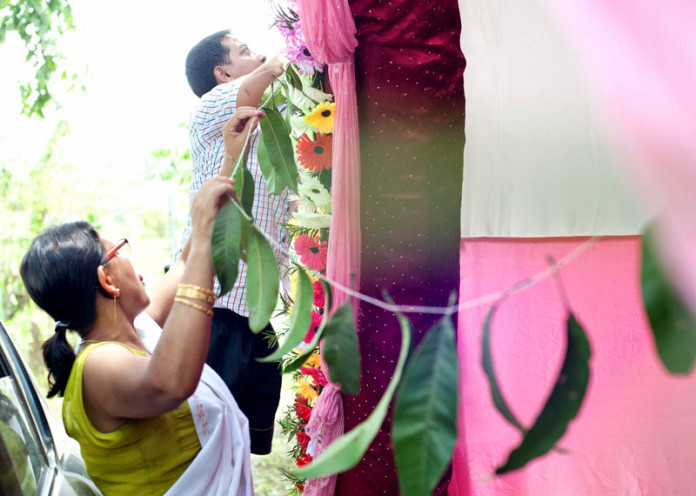 Hanging of Mango Leaves