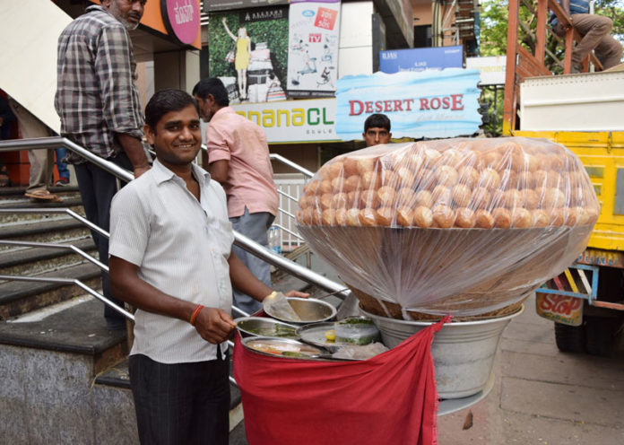 Dilip da’s phuchkas, Kolkata