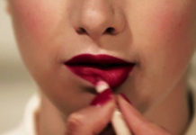 Apply Lipstick Perfectly