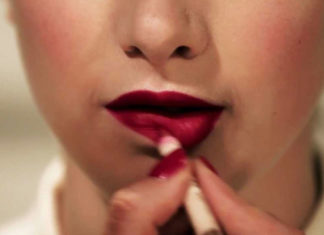 Apply Lipstick Perfectly