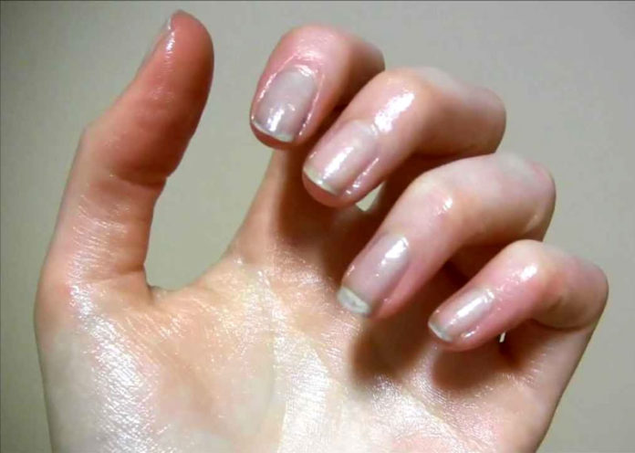 Protect Your Nails From Water