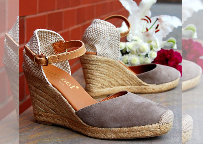 Casual wedges