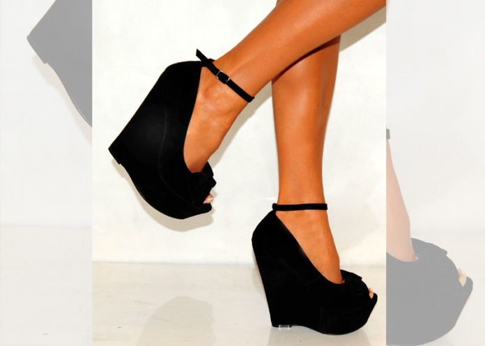 Unexpected peep-toe wedges