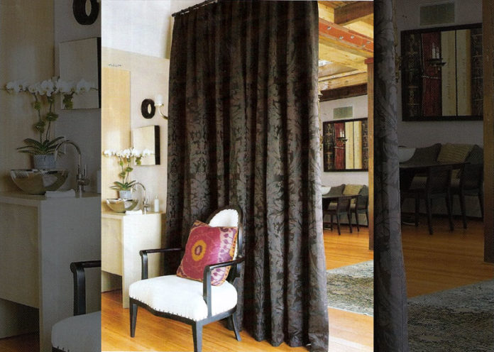 Hang Interior Curtains