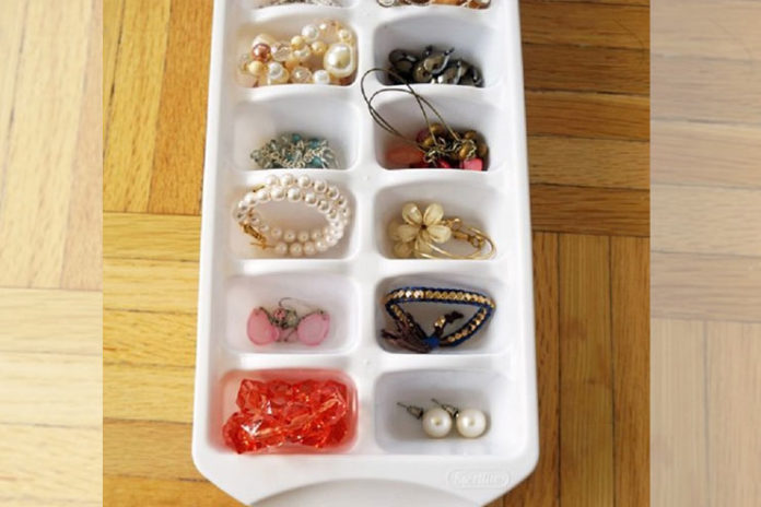 Ice cube tray for jewelry display