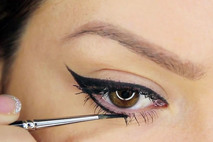 Eyeliner Tips for college students