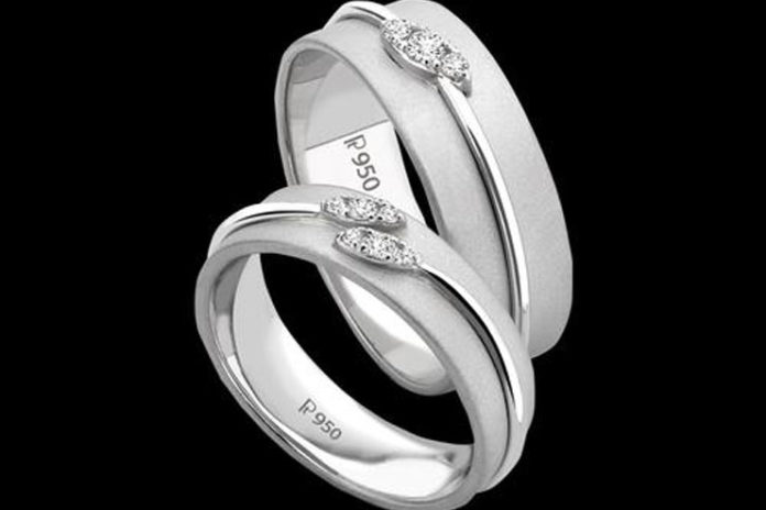 Platinum engagement rings