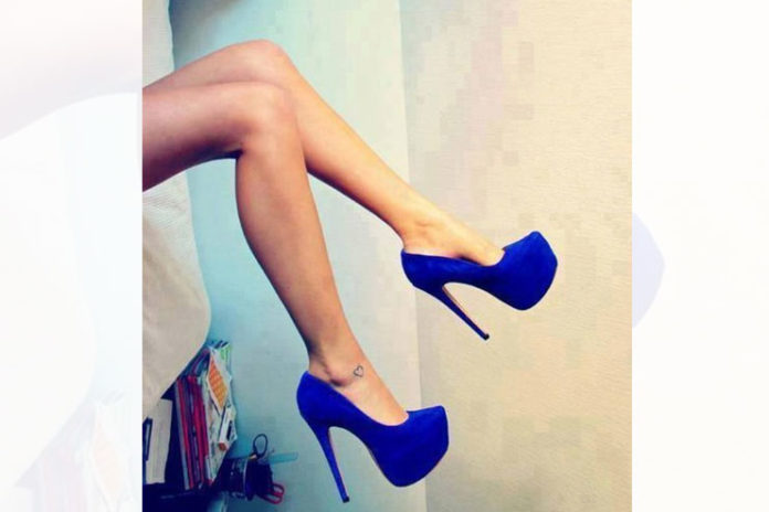 High heeled pumps