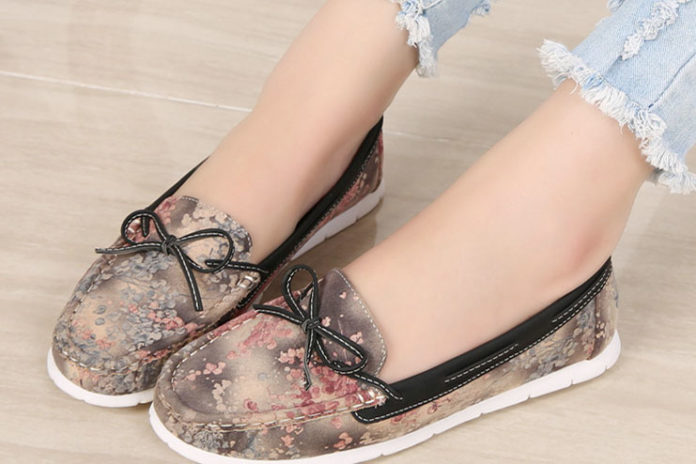 Casual shoes for women