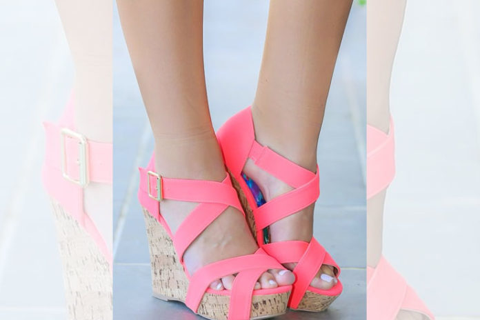 Flat form sandals