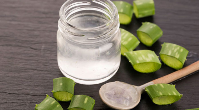How to Make Aloe Vera Gel And Juice At Home