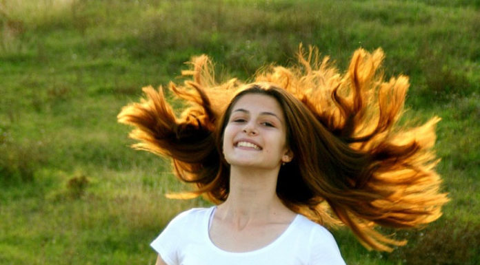 Limp Hair Bouncy And Shiny