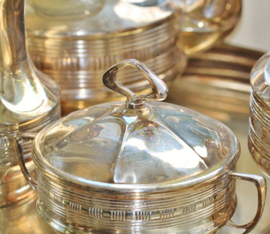 How to Clean Silver : Easiest Ways To Clean Your Silver items