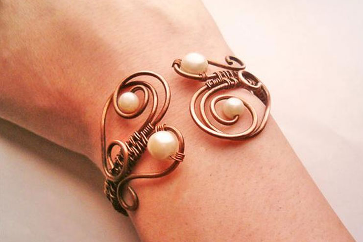 Wire-twisted-bracele