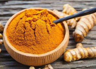 Ways-to-remove-turmeric-stains-on-skin