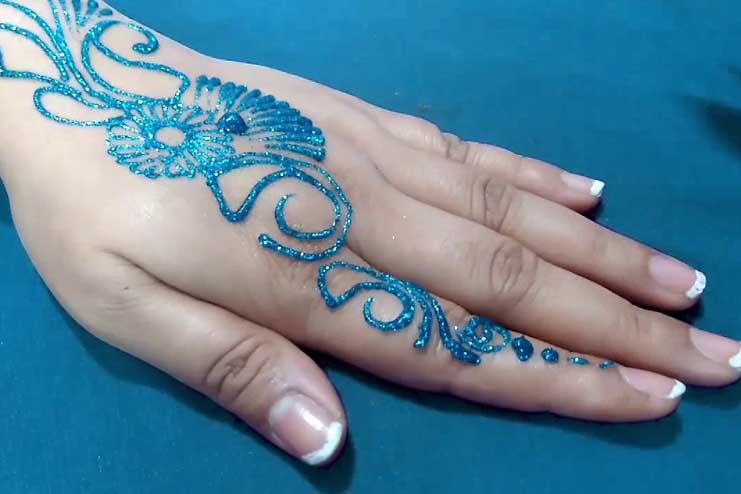 Blue-Glitter-mehndi