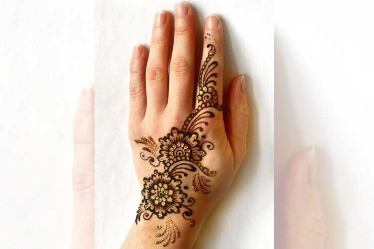 Golden-glitter-mehndi