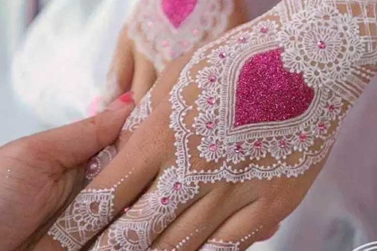 Pink-and-white-glitter-mehndi