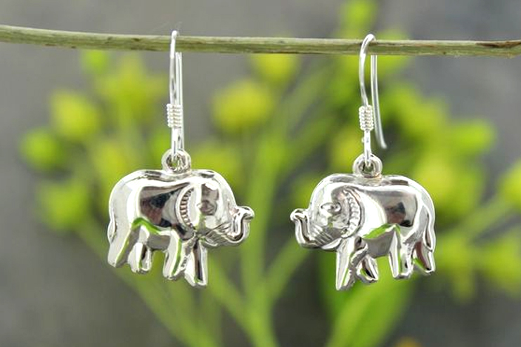 Adorable elephant earrings