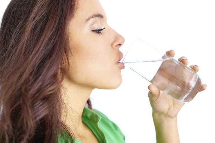 Skinny girl health tips -Do not drink water before meals