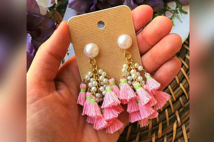 Tassels with pearl earrings