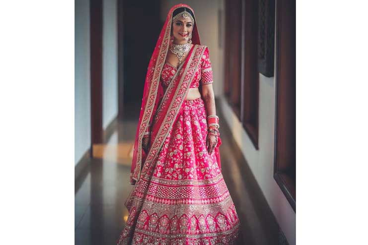  Jewelry for Lehenga: Diamond jewelry and pink lehenga