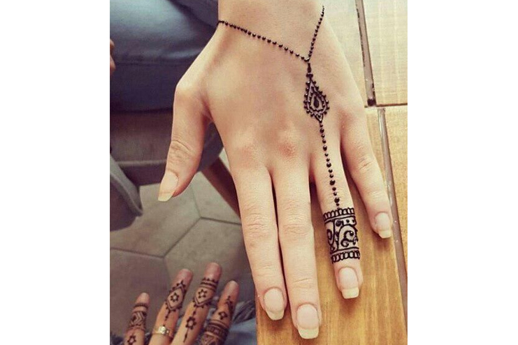 Pendant-mehndi-design