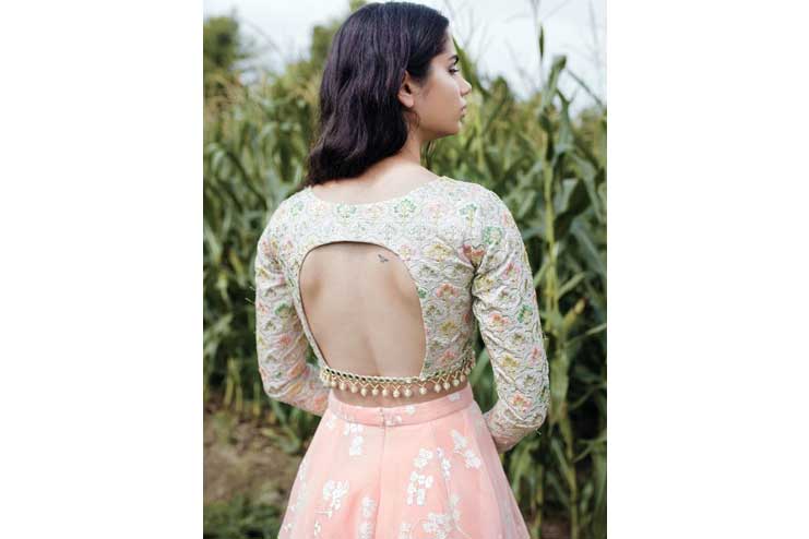 Blouse-With-Back-Design-for-Lehenga