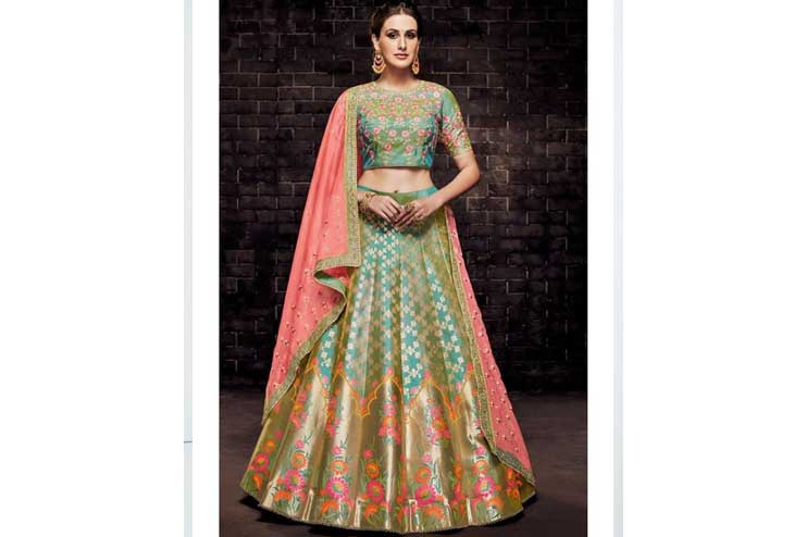 Brocade-Blouse-Design-for-Lehenga