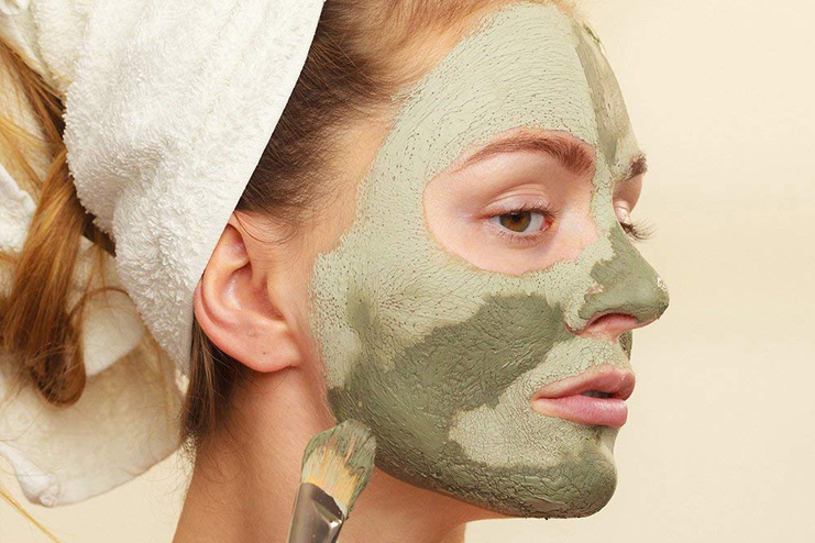 Green-Tea-Mud-Mask-For-Soothing-Effect