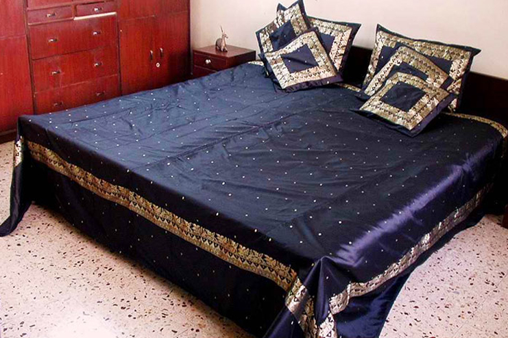Old-saree-into-a-bed-cover