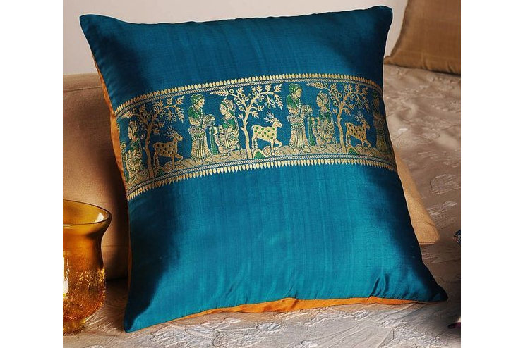 Old-saree-into-a-cushion