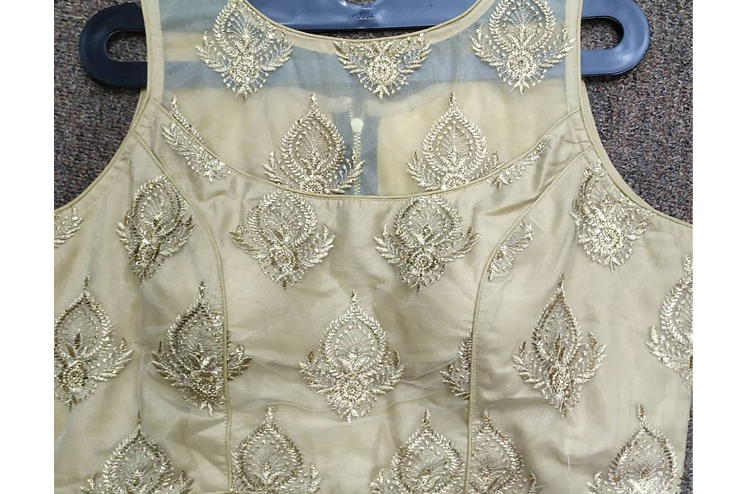 Old-saree-with-modern-blouse