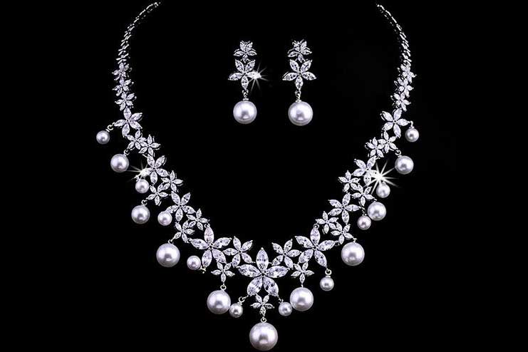 Pearl-and-diamond-woven-set