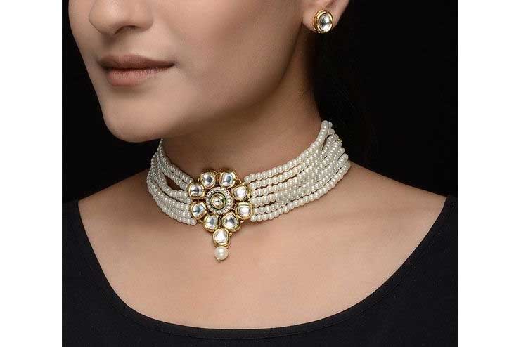 Pearl-neck-choker